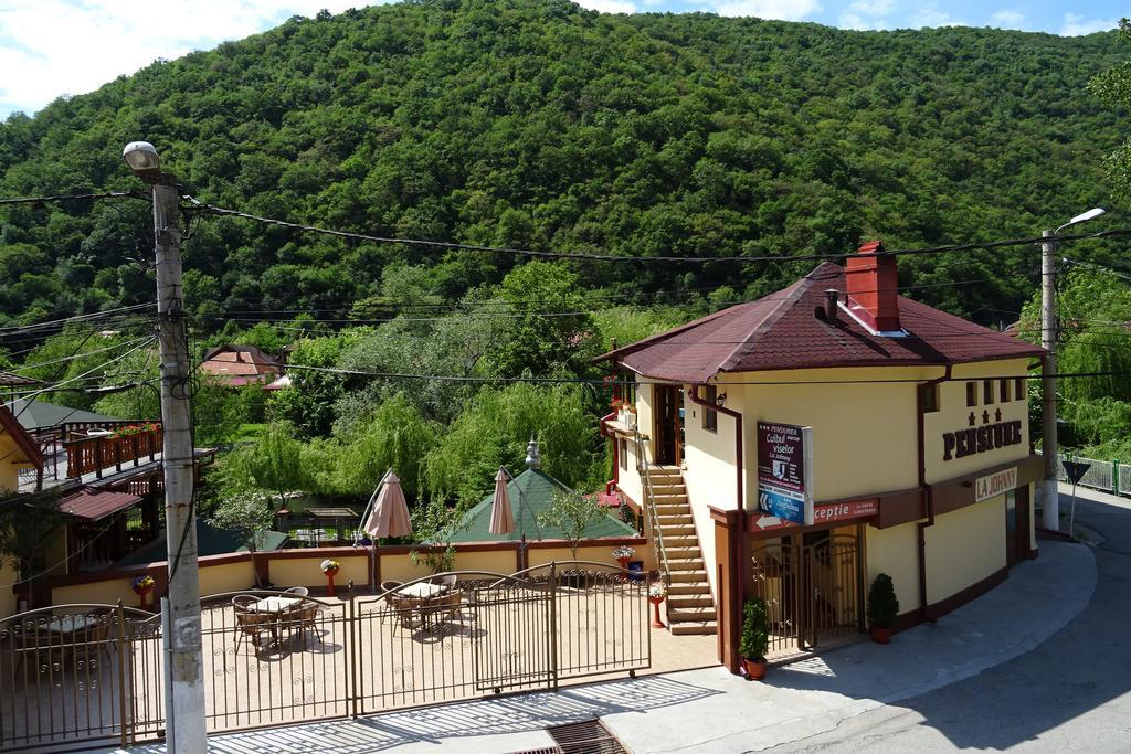 Pension Cuibul Viselor Băile Herculane Dış mekan fotoğraf