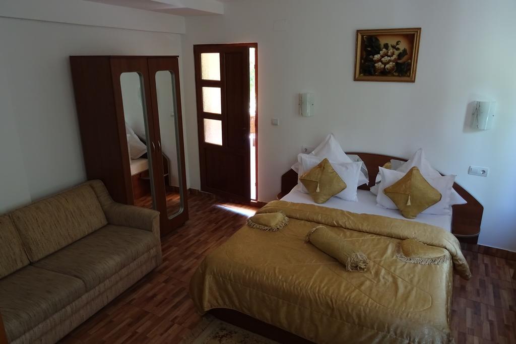 Pension Cuibul Viselor Băile Herculane Dış mekan fotoğraf