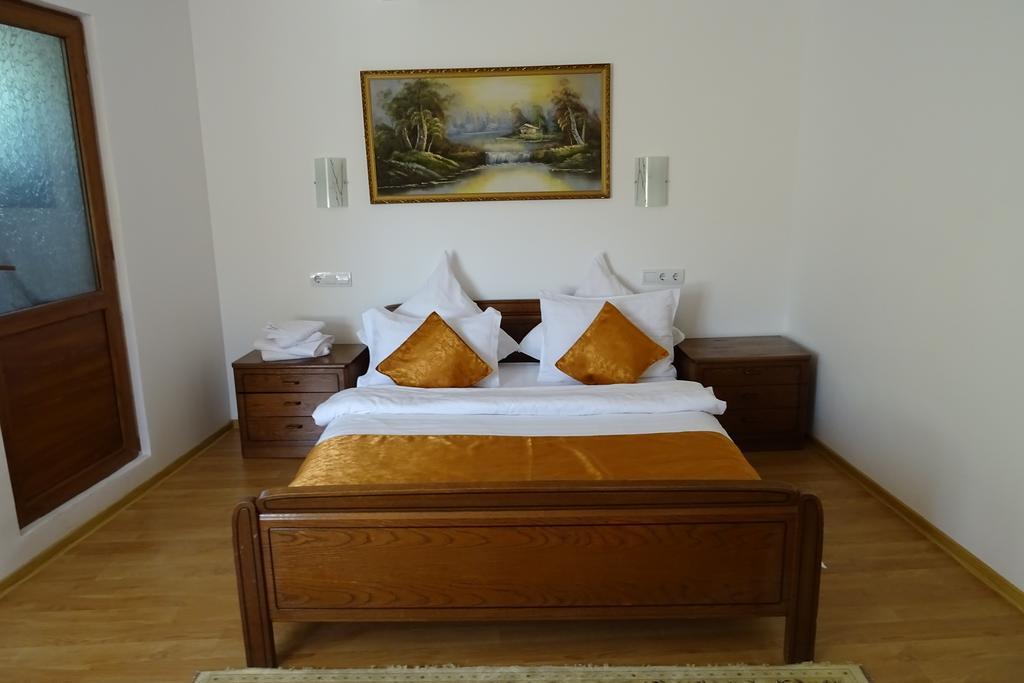 Pension Cuibul Viselor Băile Herculane Dış mekan fotoğraf