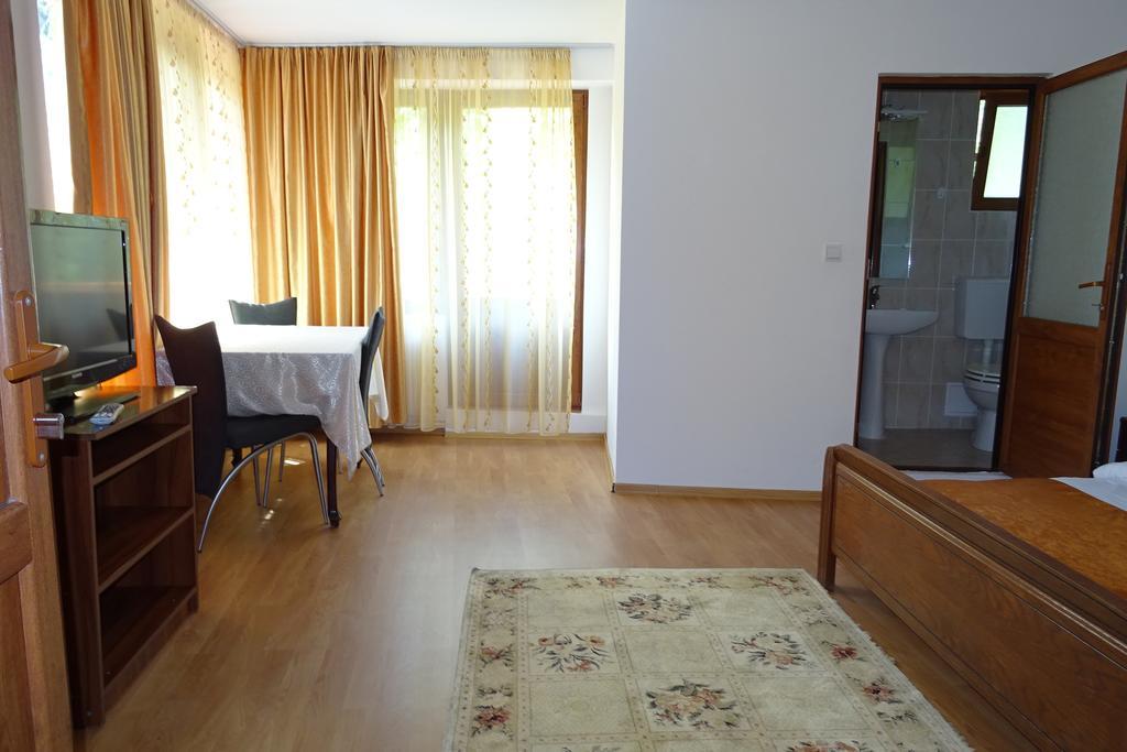 Pension Cuibul Viselor Băile Herculane Dış mekan fotoğraf