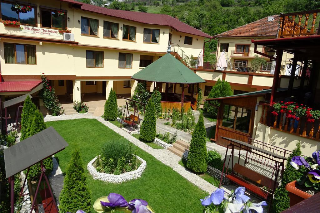 Pension Cuibul Viselor Băile Herculane Dış mekan fotoğraf