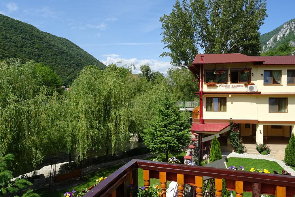 Pension Cuibul Viselor Băile Herculane Dış mekan fotoğraf
