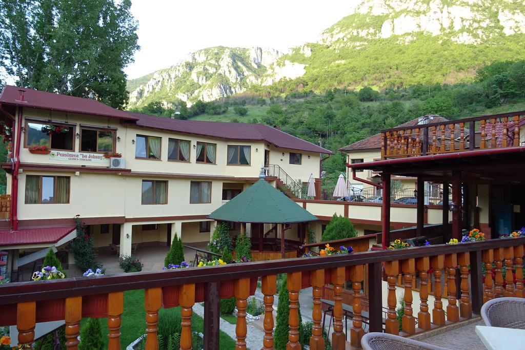 Pension Cuibul Viselor Băile Herculane Dış mekan fotoğraf